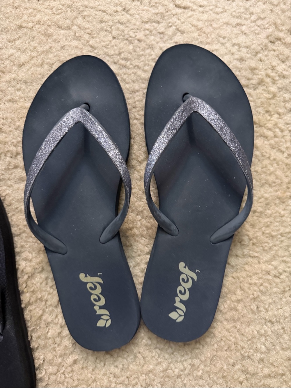 Reef Women’s Dark Grey Glitter Flip Flops